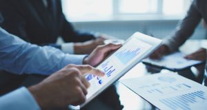 ავიაკომპანიების ბიზნეს-კლასის ბილეთები ძვირდება, ეკონომ-კლასი კი იაფდება – Advito