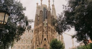 ბარსელონის საგრადა ფამილია მსოფლიოში ყველაზე მაღალი ტაძარი გახდა