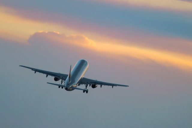 TAL-airplane-mid-flight-SAFEAIRLINE0125-cf9afc269f9d4aa6a780e5811ae1db2f