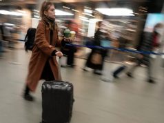 რა არ უნდა ჩაიცვათ თვითმფრინავში – ექსპერტების რეკომენდაციები უსაფრთხო და კომფორტული ფრენისთვის