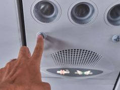 ბორტგამცილებლის რჩევა – როდის უნდა გამოვიყენოთ გამოძახების ღილაკი და როდის არის ეს უზრდელობა?