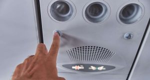 ბორტგამცილებლის რჩევა – როდის უნდა გამოვიყენოთ გამოძახების ღილაკი და როდის არის ეს უზრდელობა?