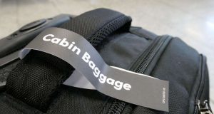 დასრულდება თუ არა ფასიანი ხელბარგი – ევროპარლამენტი ავიაკომპანიებისგან ერთიან წესებს ითხოვს