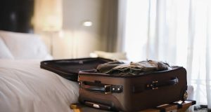 რატომ არ უნდა დატოვოთ ბარგი სასტუმროს იატაკზე